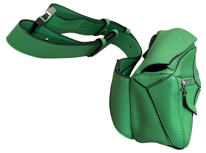 Riñonera Loewe Puzzle Mini en verde - vista 2