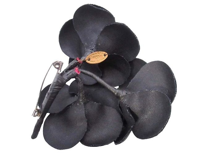 Spilla Camelia a Tre Fili di Chanel Nero - vista 2