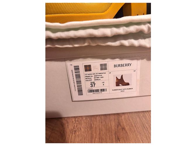 Yellow Burberry rubber boots - view 6