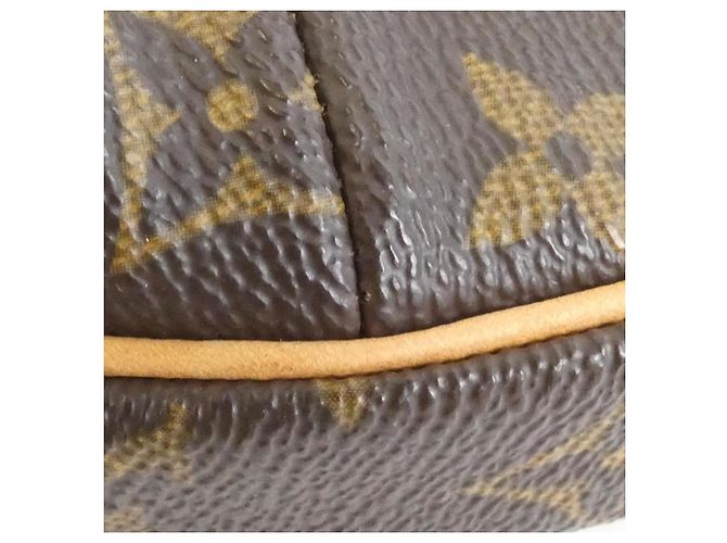 Borsa a Spalla Monogram Croissant MM Louis Vuitton Marrone - vista 3