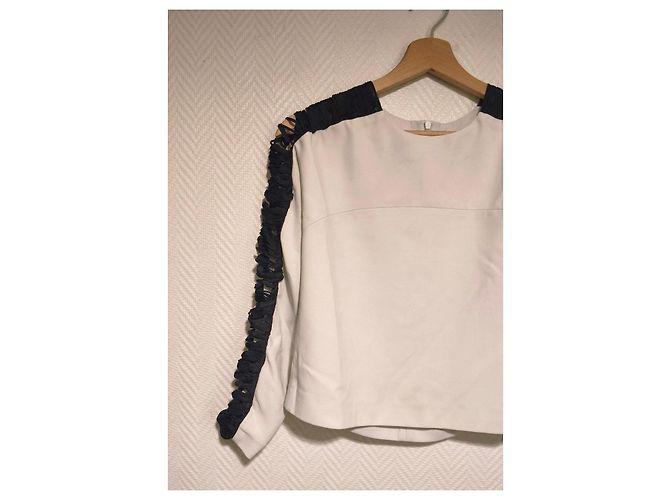 Top blanco Sandro con detalles negros - vista 4