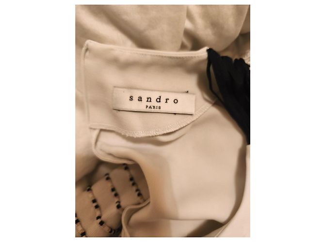 Top blanco Sandro con detalles negros - vista 5