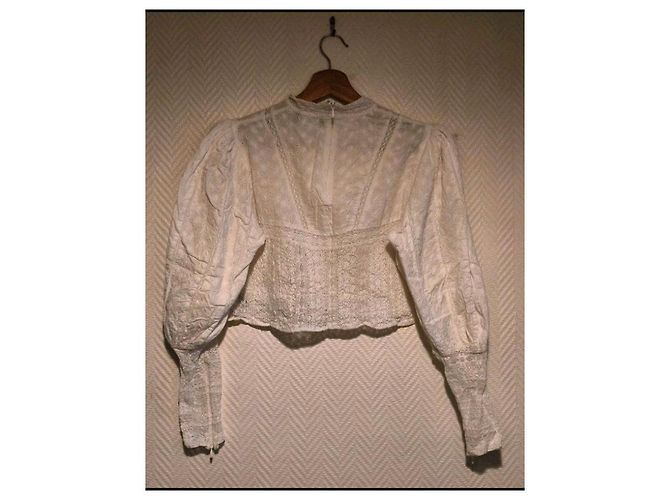 Blusa corta de encaje blanco The Kooples con bordado inglés - vista 2