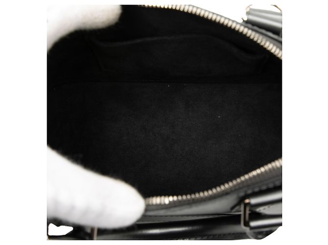 Louis Vuitton Alma BB in Epi Nero - vista 4