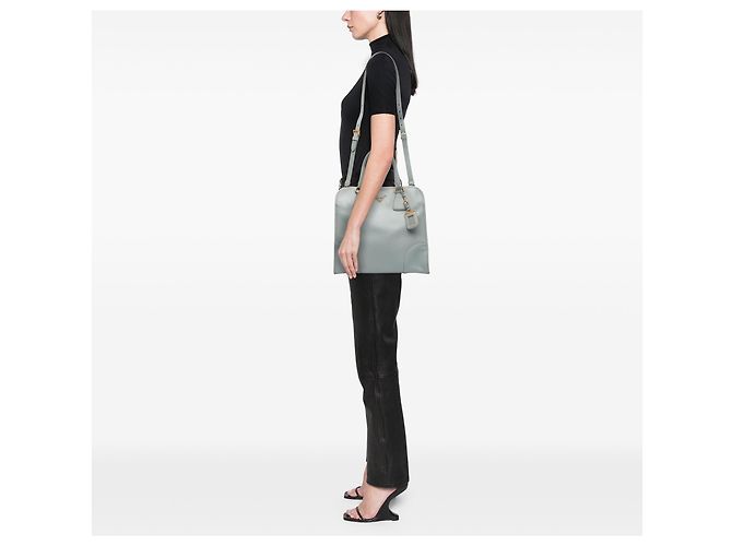 Borsa shopping Prada in Saffiano Lux blu Blu chiaro - vista 10