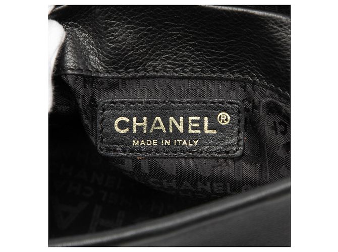 Borsa a secchiello in agnello nero CC di Chanel - vista 5
