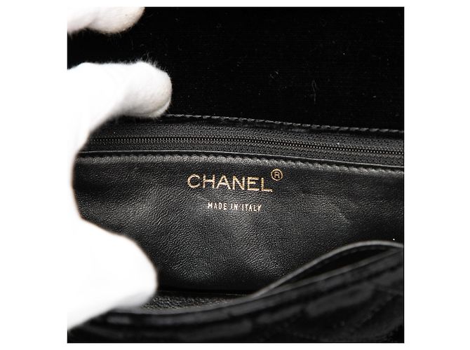 Bolso de hombro de terciopelo negro acolchado CC de Chanel - vista 5