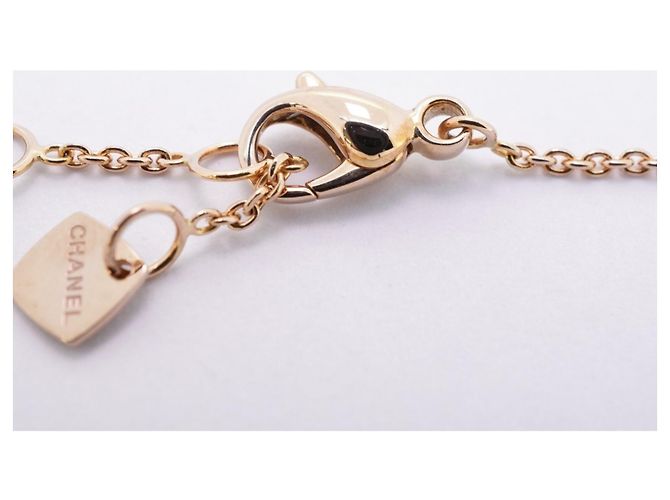 Bracciale Charm Coco Crush di Chanel - vista 4