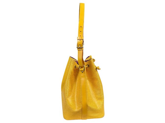 Noe Borsa a Spalla Petit Noé in Pelle Epi Louis Vuitton Giallo - vista 4