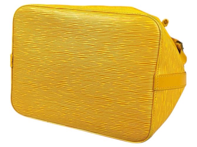 Noe Borsa a Spalla Petit Noé in Pelle Epi Louis Vuitton Giallo - vista 5