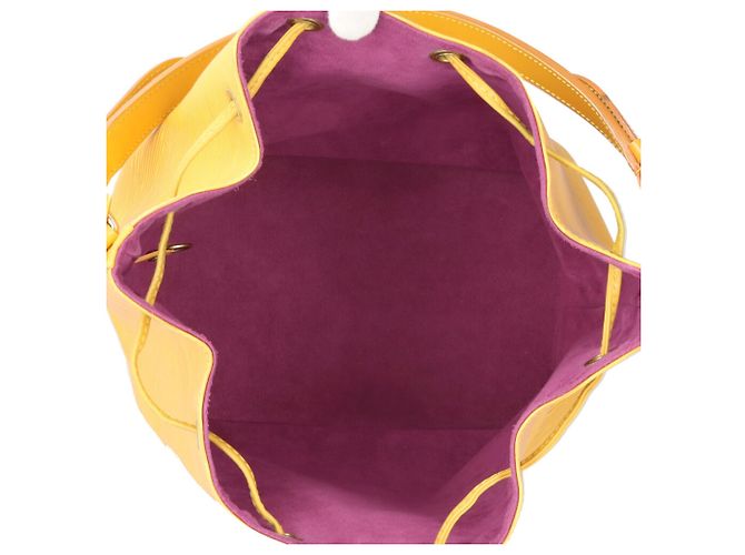 Noe Borsa a Spalla Petit Noé in Pelle Epi Louis Vuitton Giallo - vista 6