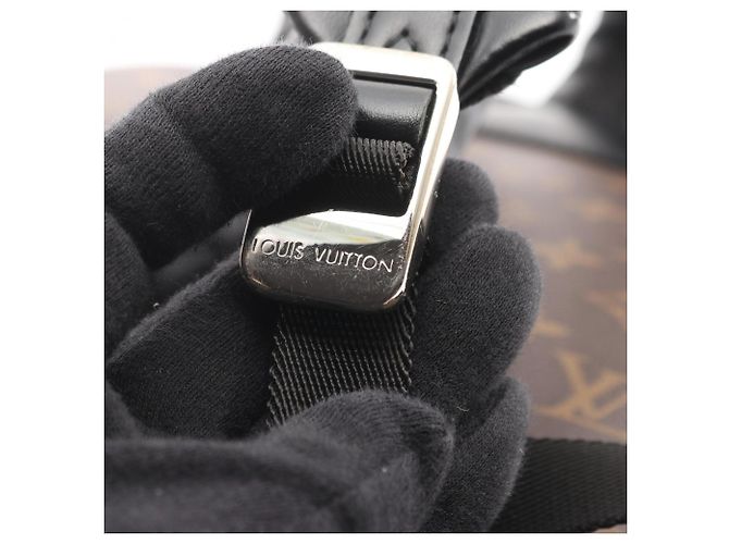 Sac à dos/sac à main Louis Vuitton Josh NV Marron Noir - vue 9