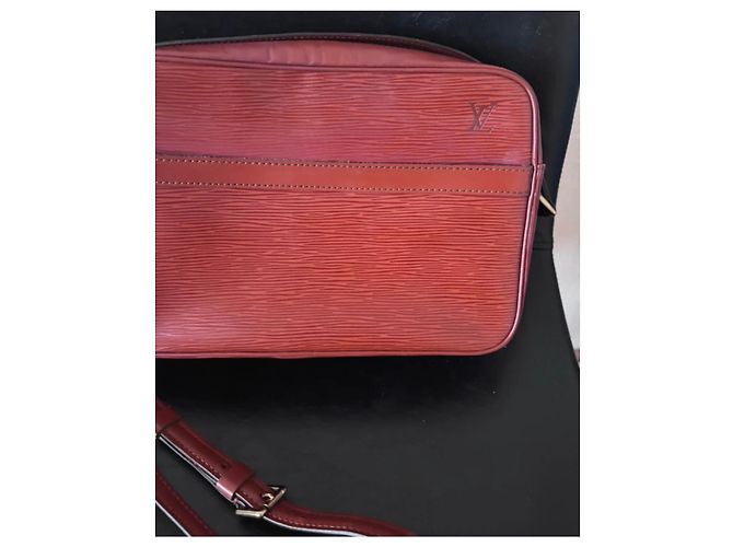 Borsa a Spalla Louis Vuitton Epi Pochette Trocadero 27 Rosso - vista 4