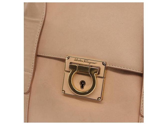 Borsa a Spalla Gancini in Pelle Rosa Oro Auth 171552 di Salvatore Ferragamo - vista 17