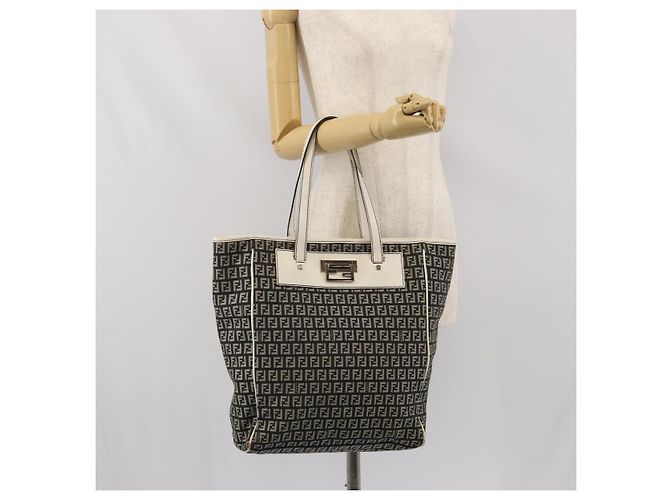 FENDI Zucchino Canvas Tote Bag Schwarz Gold Auth 169614 Golden - Ansicht 23