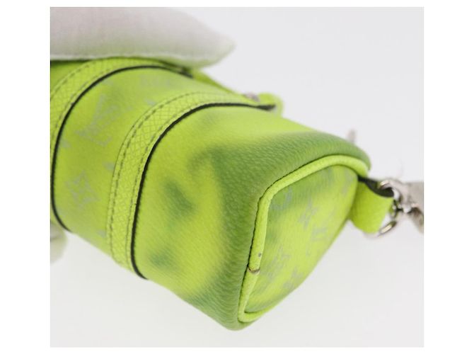 LOUIS VUITTON Taigalama Portachiavi Mini Keepall Charm Giallo M01048 Auth 171192 - vista 14