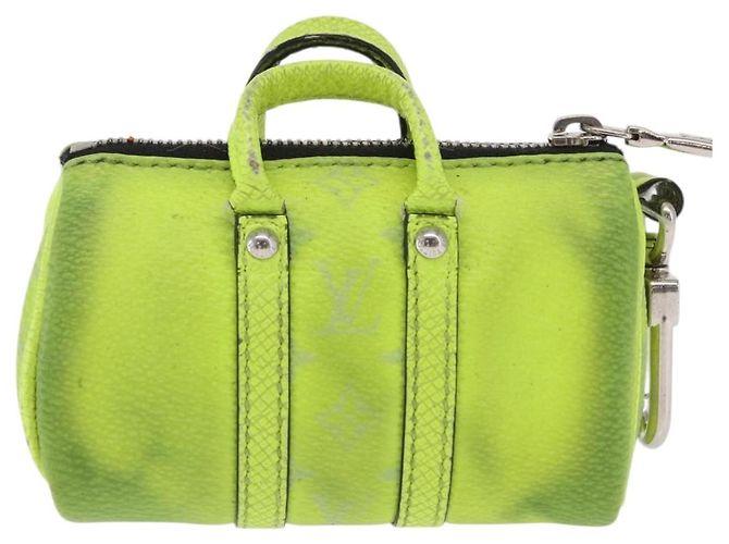 LOUIS VUITTON Taigalama Portachiavi Mini Keepall Charm Giallo M01048 Auth 171192 - vista 2