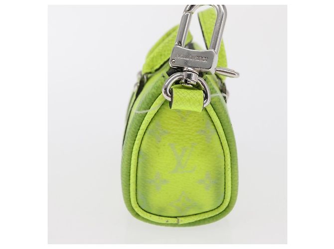 LOUIS VUITTON Taigalama Portachiavi Mini Keepall Charm Giallo M01048 Auth 171192 - vista 4