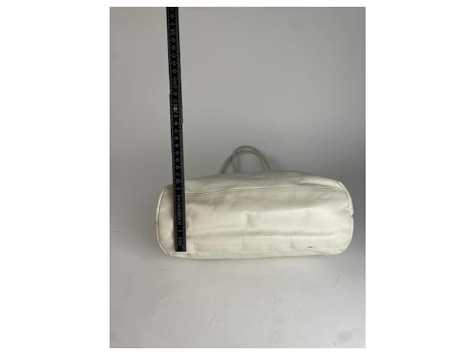 Vintage Givenchy Ledertasche Weiß - Ansicht 8