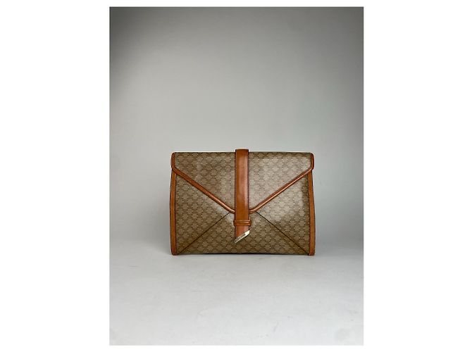 Céline Clutch in pelle monogramma Triomphe vintage di Celine beige e marrone D'oro - vista 10