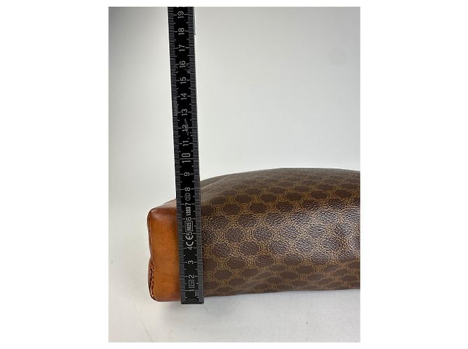 Triomphe Céline Clutch in pelle monogramma Celine Paris vintage marrone - vista 10