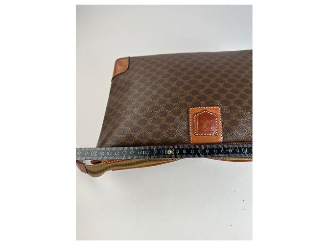 Triomphe Céline Clutch in pelle monogramma Celine Paris vintage marrone - vista 8