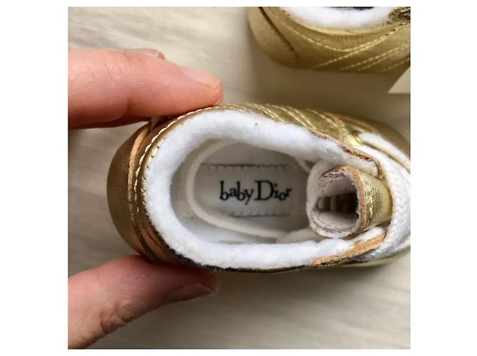 Chaussons Baby Dior en cuir doré Taille 18 - vue 7