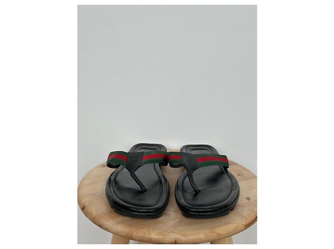 Sandálias Gucci de couro preto com faixa Web Vermelho Verde - vista 3