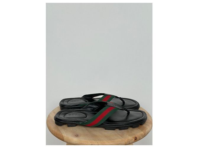 Sandálias Gucci de couro preto com faixa Web Vermelho Verde - vista 4