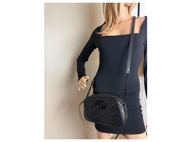 Borsa a tracolla monocromatica Gucci GG Marmont Small Camera Nero - vista 14