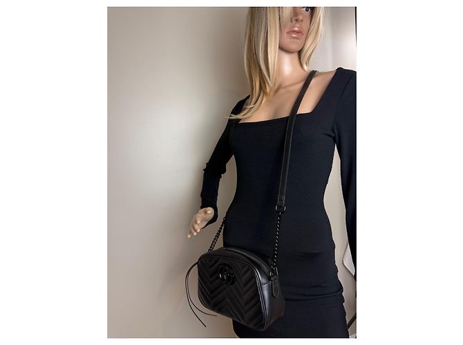 Borsa a tracolla monocromatica Gucci GG Marmont Small Camera Nero - vista 15