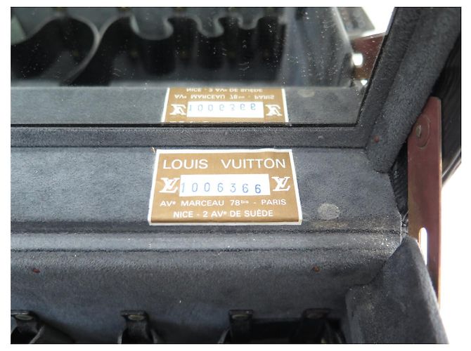 VANITY VINTAGE LOUIS VUITTON MALE BOITE A BOUTEILLES PELLE EPI NERA - vista 11