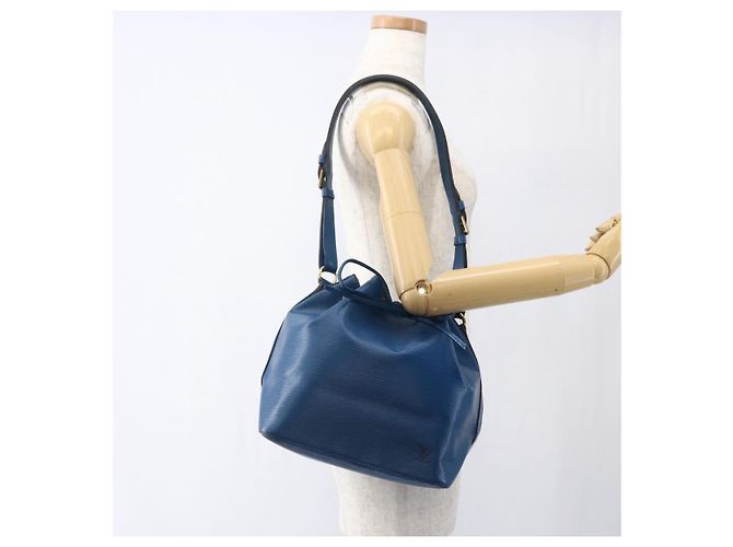 Noe LOUIS VUITTON Borsa a Spalla Petit Noé Epi Blu M44105 LV Auth ka2285 - vista 19