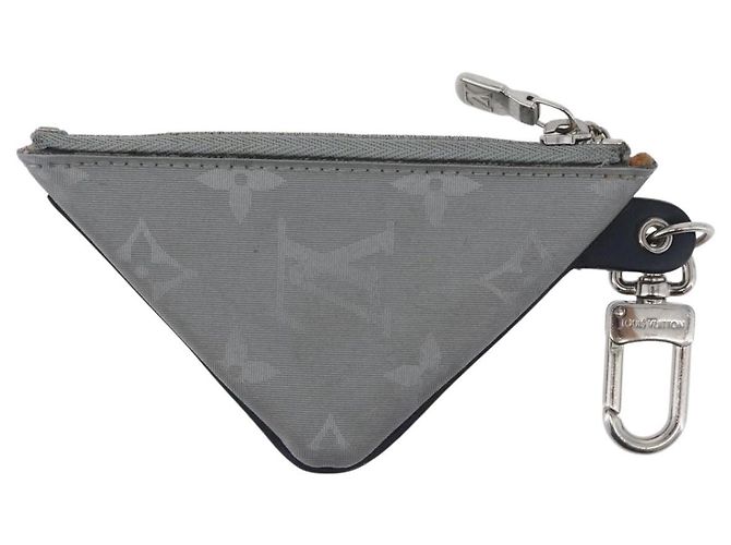 LOUIS VUITTON Monogram Satellite Llave Pouch Plata MP2217 LV Auth 170875 - vista 2