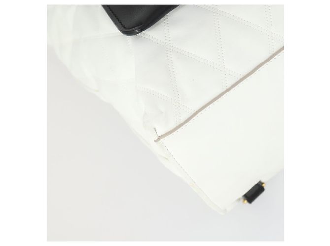 Zaino GIVENCHY in pelle bianca e oro Auth BA10327 Bianco D'oro - vista 17