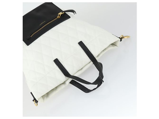 Zaino GIVENCHY in pelle bianca e oro Auth BA10327 Bianco D'oro - vista 6