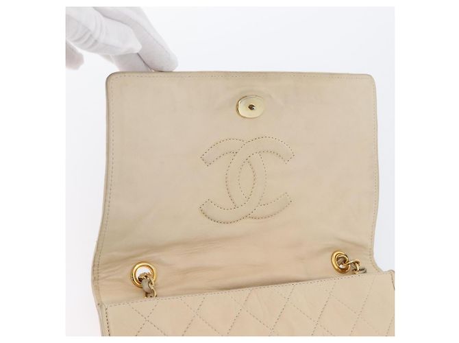 CHANEL Borsa a Spalla Matelassé in Pelle di Agnello Beige Oro CC Auth BA10672 D'oro - vista 19
