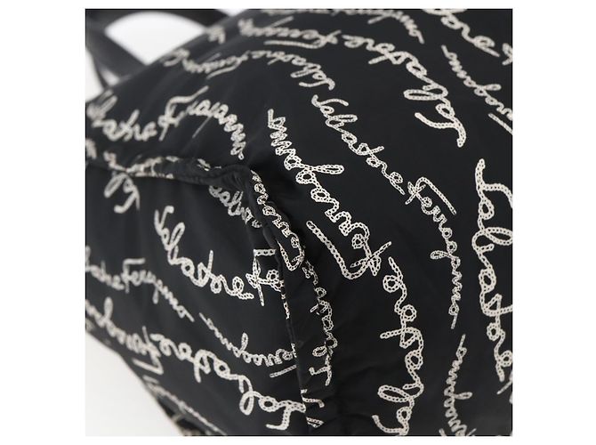 Borsa Tote Salvatore Ferragamo in nylon nero Auth BA10660V - vista 14