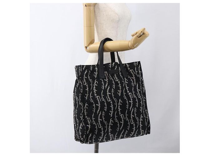 Borsa Tote Salvatore Ferragamo in nylon nero Auth BA10660V - vista 19