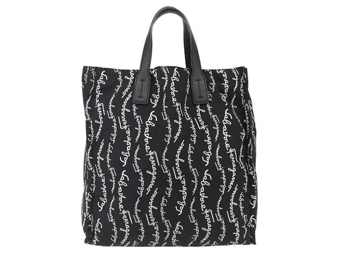Borsa Tote Salvatore Ferragamo in nylon nero Auth BA10660V - vista 2