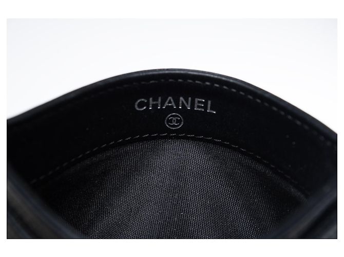 Chanel, porte-cartes en cuir noir grainé - vue 3