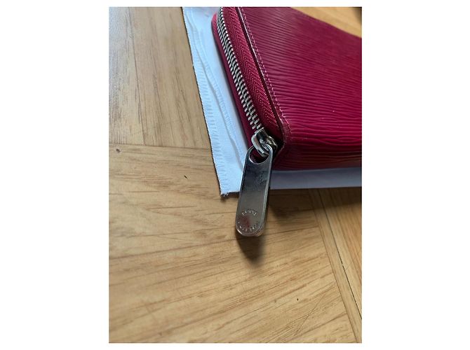 Louis Vuitton Langer Zippy Geldbeutel Epi Kirschrot Bordeaux - Ansicht 3