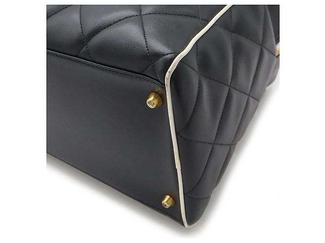 Borsa Boston in pelle matelassé Chanel Nero - vista 3