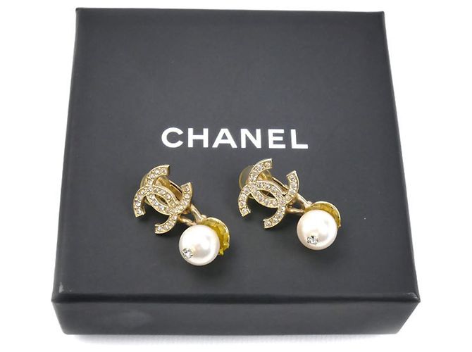 Orecchini a clip placcati in oro Chanel con strass e perle finte - vista 6
