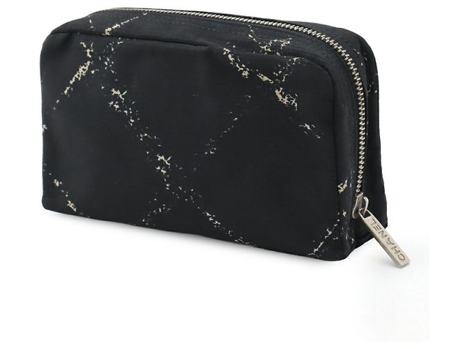 Vanity Pochette in nylon della linea Travel di Chanel Nero Bianco Rosso - vista 2