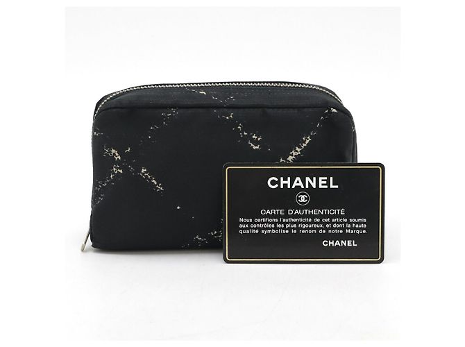 Vanity Pochette in nylon della linea Travel di Chanel Nero Bianco Rosso - vista 7