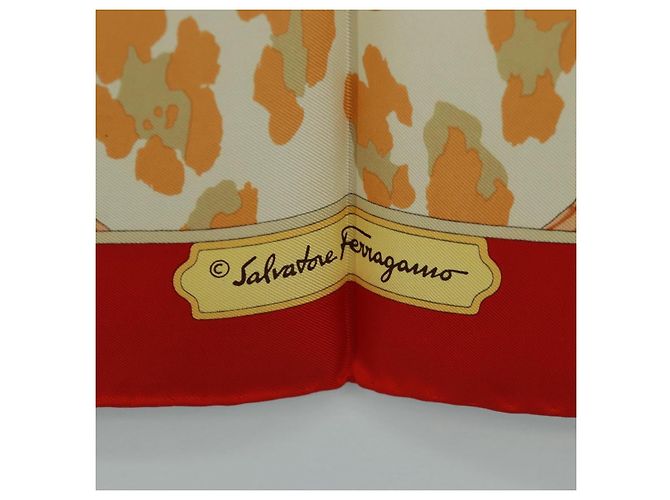 Sciarpa in seta rossa Salvatore Ferragamo Auth BA10535V Rosso - vista 11