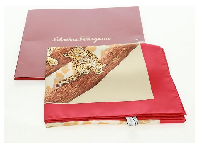Sciarpa in seta rossa Salvatore Ferragamo Auth BA10535V Rosso - vista 12