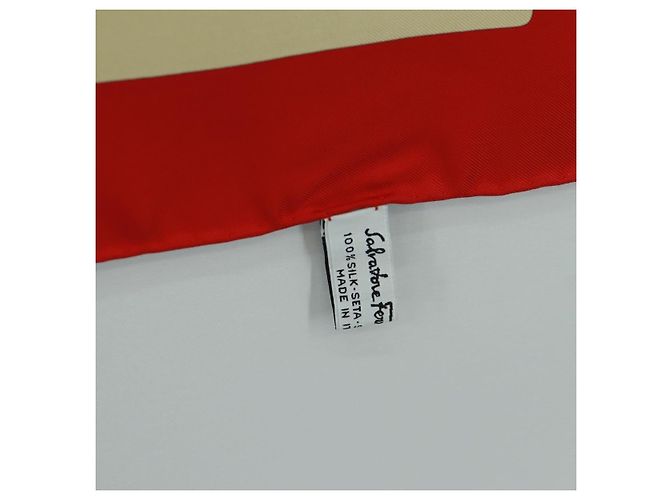 Sciarpa in seta rossa Salvatore Ferragamo Auth BA10535V Rosso - vista 14