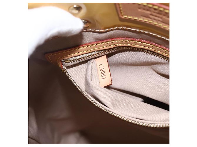 LOUIS VUITTON Monogram Vernis Reade MM Borsa a Mano Beige M91141 LV Auth 171054 - vista 12